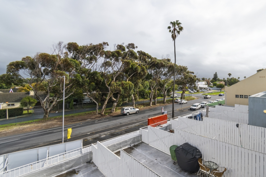 1 Bedroom Property for Sale in Heathfield Western Cape